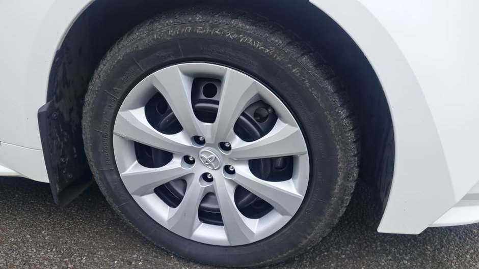 Toyota Corolla LE 2024-36