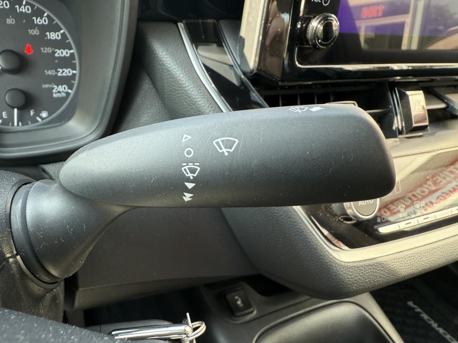 Toyota Corolla LE 2024-18
