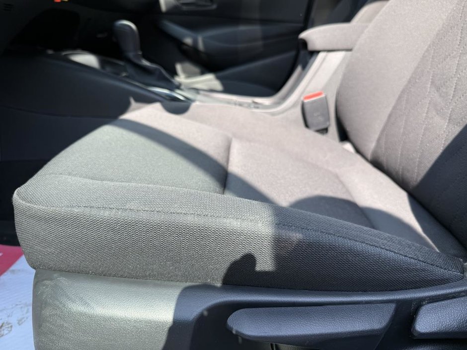 Toyota Corolla LE 2024-10