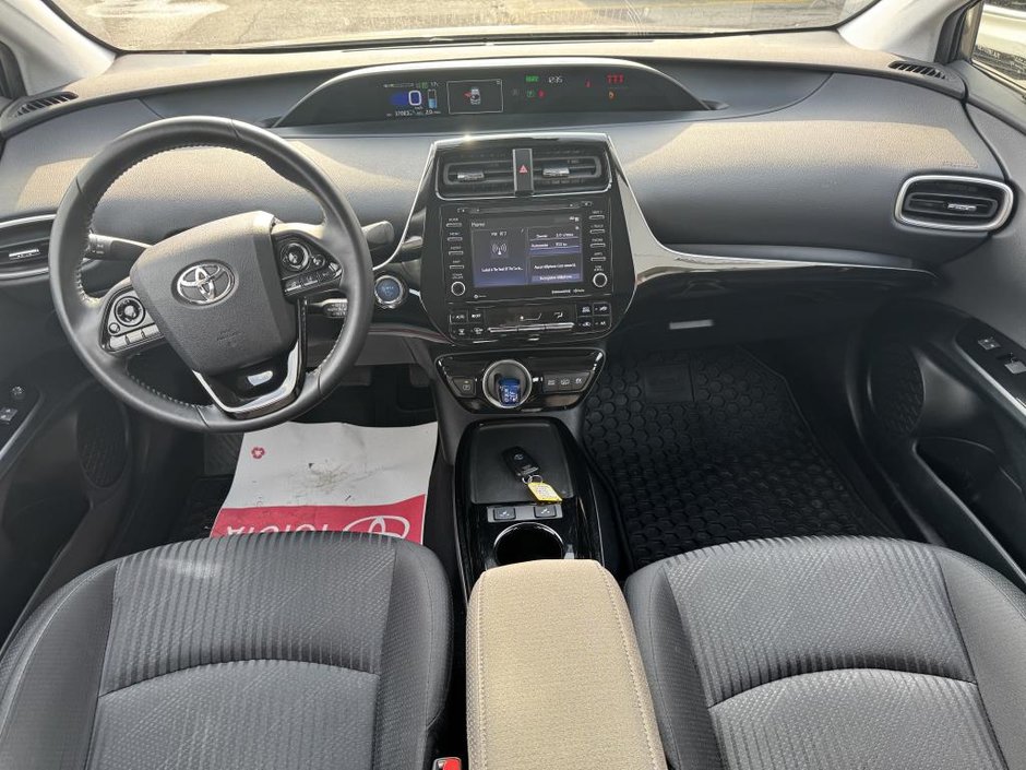 2022 Toyota PRIUS PRIME LE-8