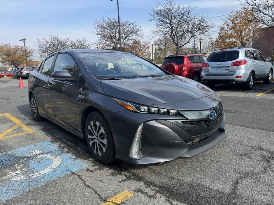 2022 Toyota PRIUS PRIME LE-4