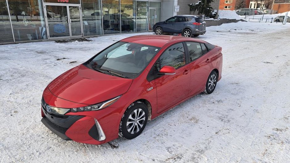 2022 Toyota PRIUS PRIME UPGRADE-41