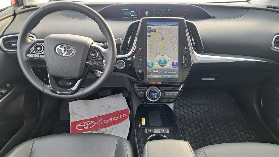 2022 Toyota PRIUS PRIME UPGRADE-31