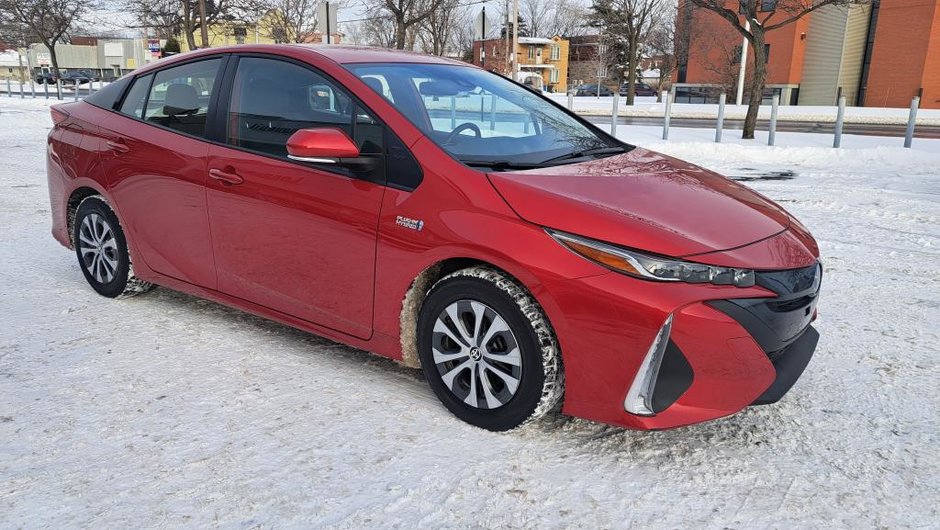 2022 Toyota PRIUS PRIME UPGRADE-1