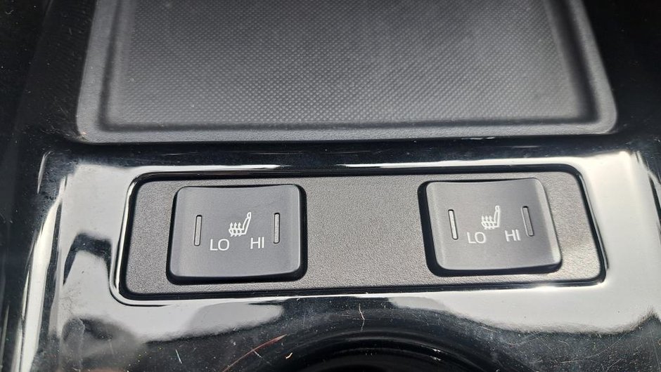 2022 Toyota PRIUS PRIME-22