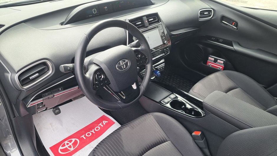 2022 Toyota PRIUS PRIME-9