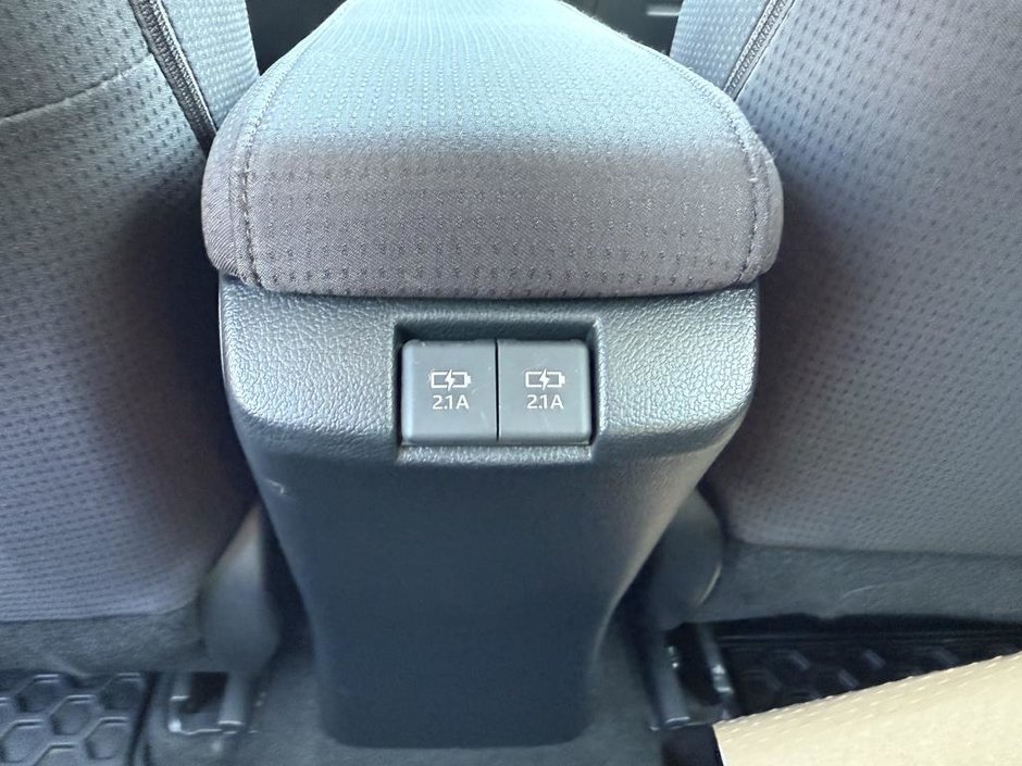 Toyota PRIUS PRIME LE 2022-35