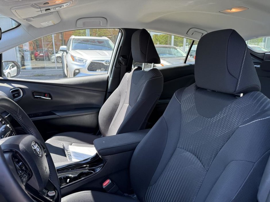 Toyota PRIUS PRIME LE 2022-11