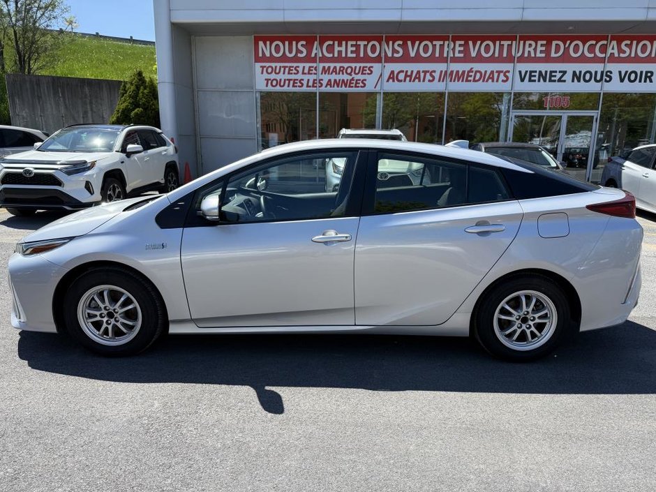 Toyota PRIUS PRIME LE 2022-2