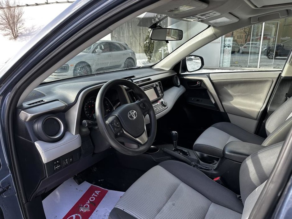 2013 Toyota RAV4 2WD XLE-9