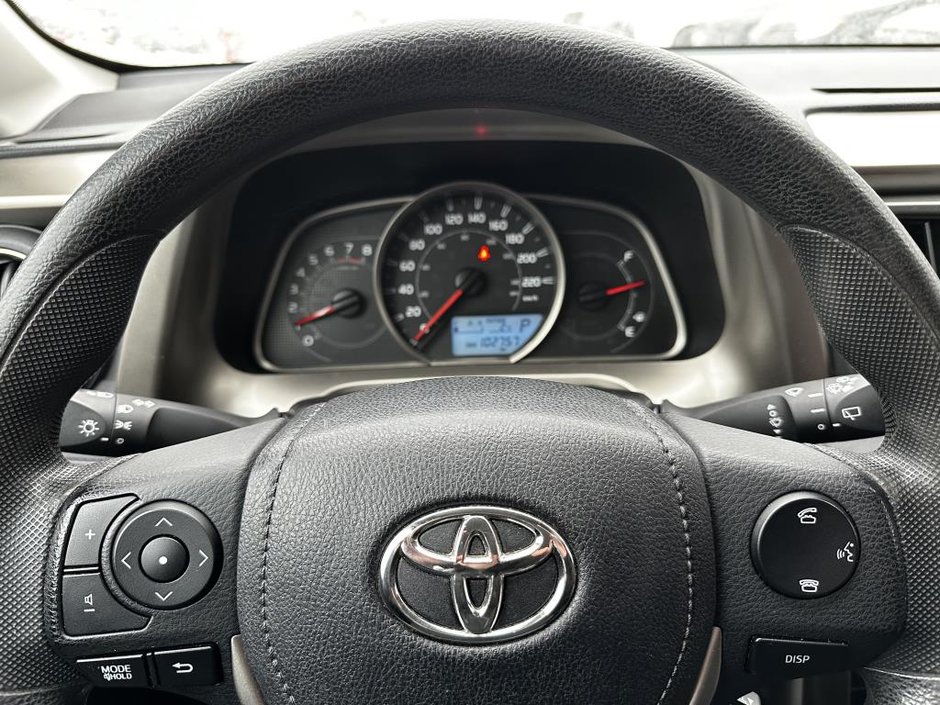 Toyota RAV4 AWD 4DR LE 2015-10