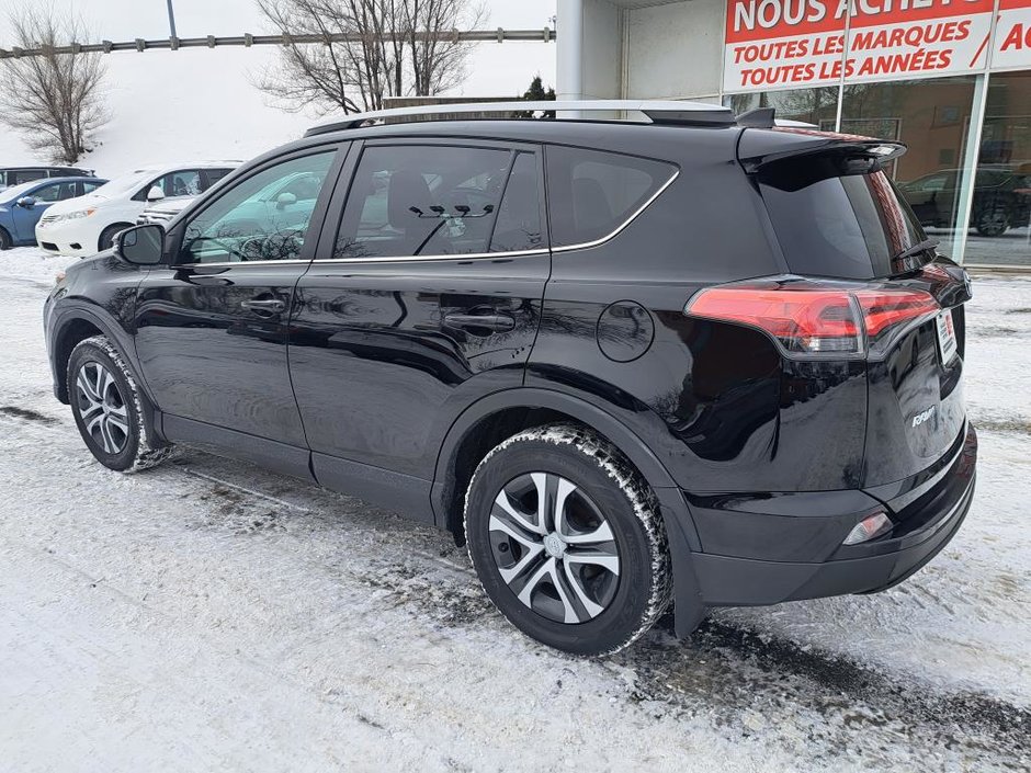 Toyota RAV4 AWD 4DR LE 2017-4