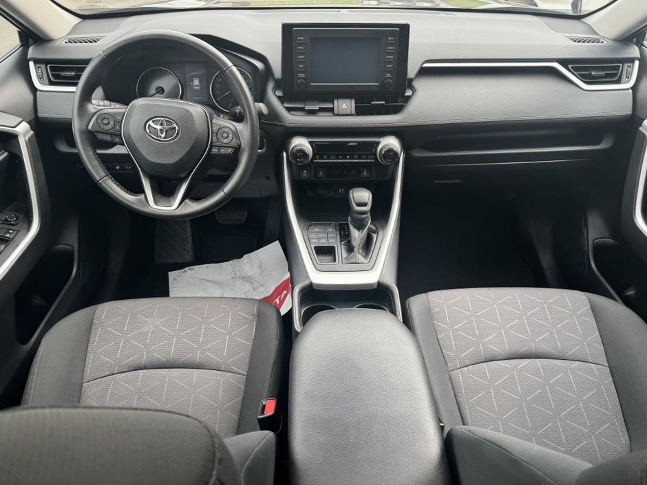 Toyota RAV4 AWD XLE 2019-8