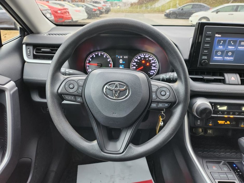 Toyota RAV4 LE 2019-14