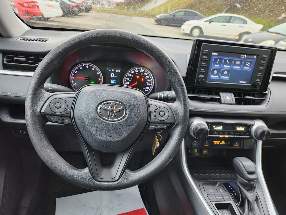 Toyota RAV4 LE 2019-13