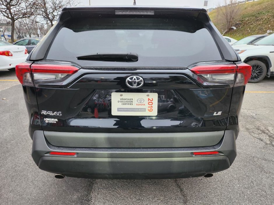 Toyota RAV4 LE 2019-4