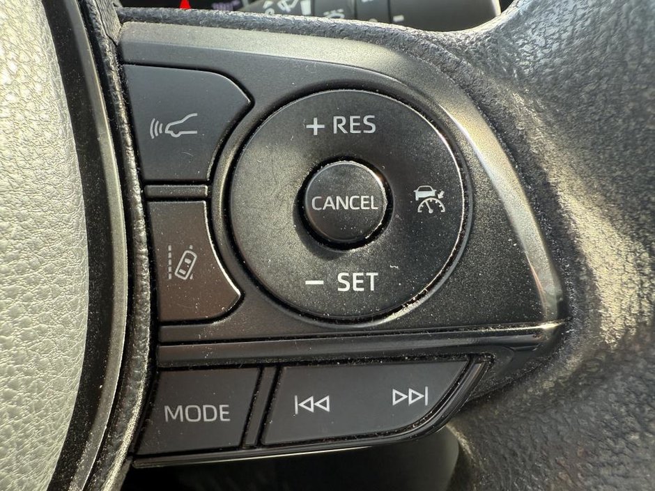 Toyota RAV4 LE AWD 2020-18