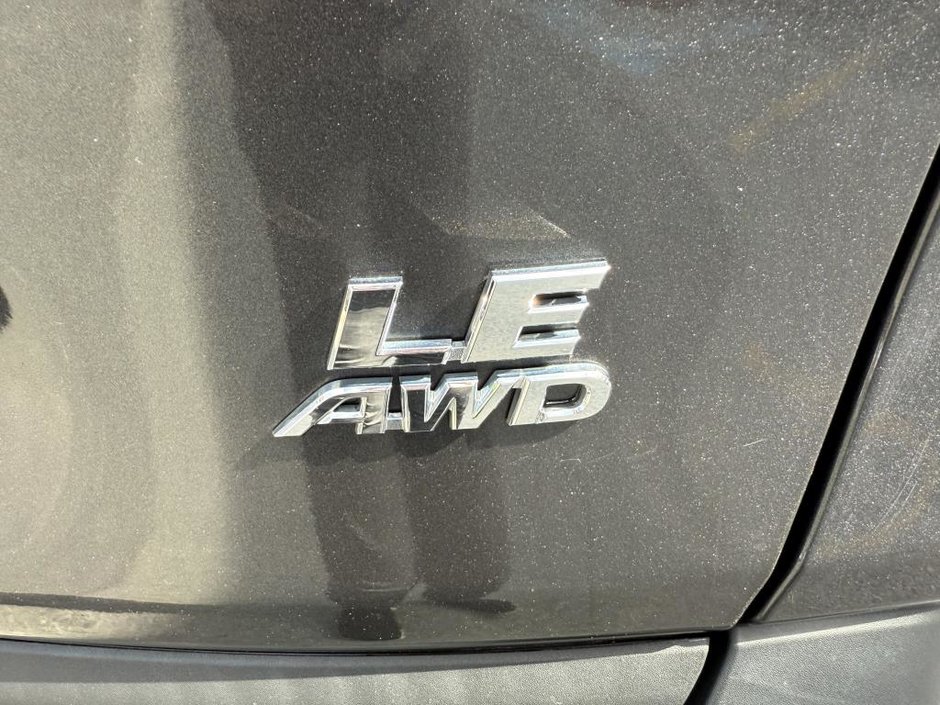 Toyota RAV4 LE AWD 2020-36