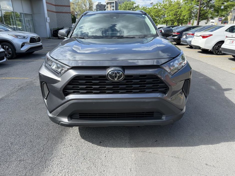 Toyota RAV4 LE AWD 2020-8
