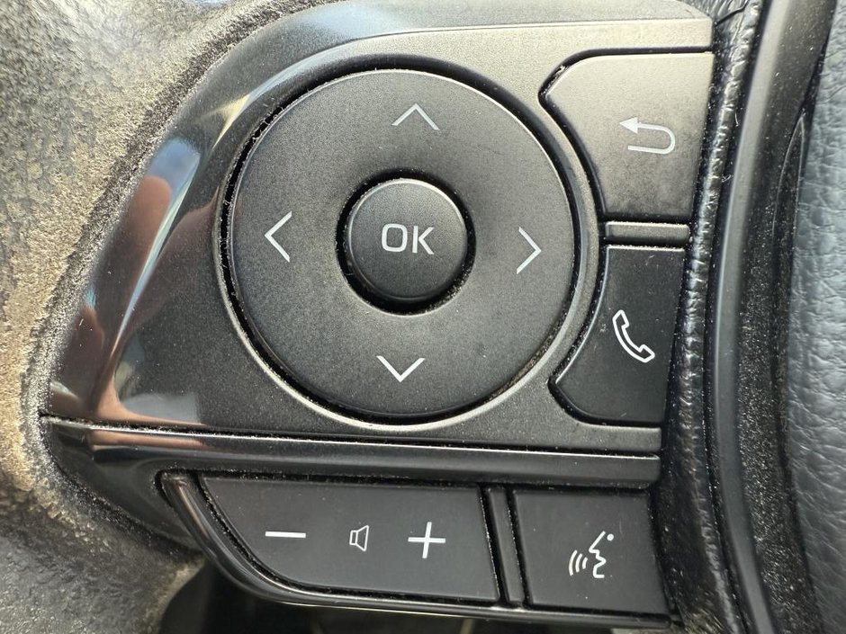 Toyota RAV4 LE AWD 2020-16