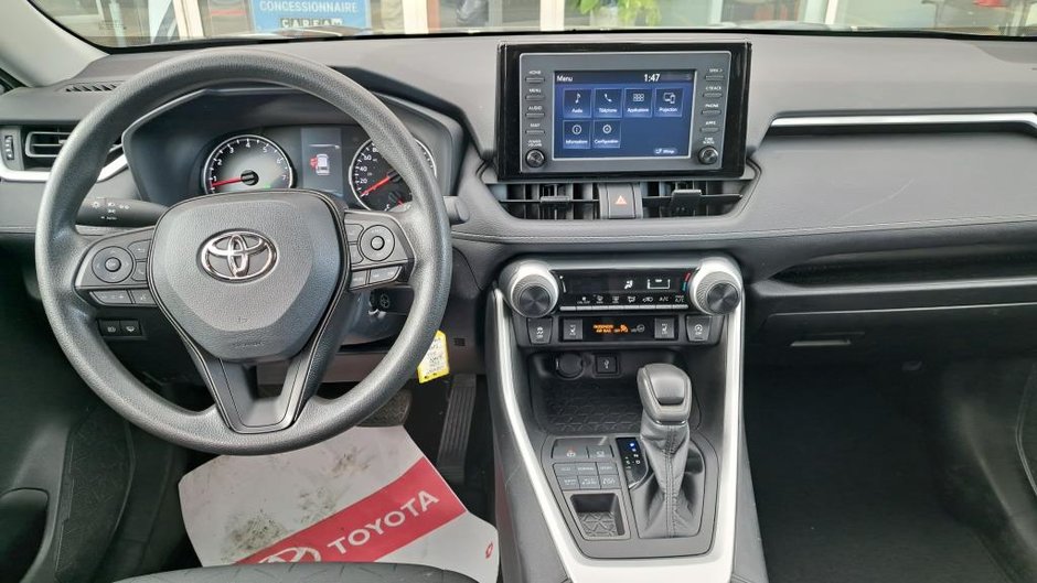 2021 Toyota RAV4 LE AWD-30