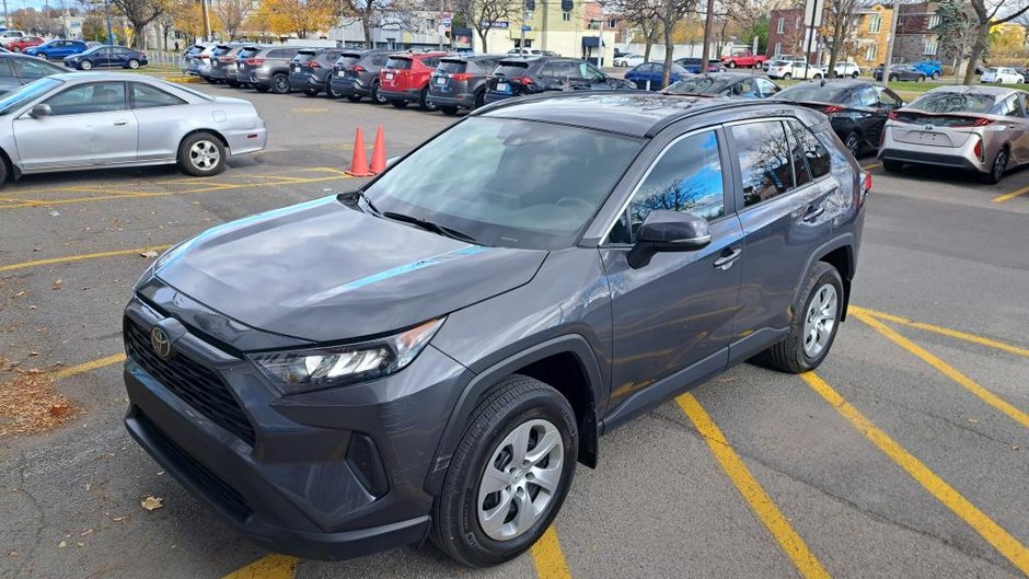 Toyota RAV4 LE AWD 2021-33