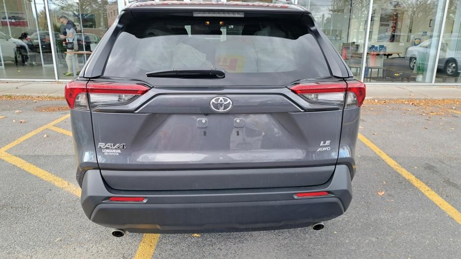 Toyota RAV4 LE AWD 2021-30