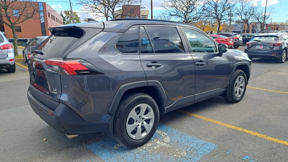 Toyota RAV4 LE AWD 2021-3