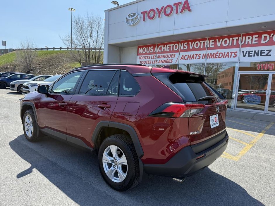 Toyota RAV4 XLE FWD 2021-2