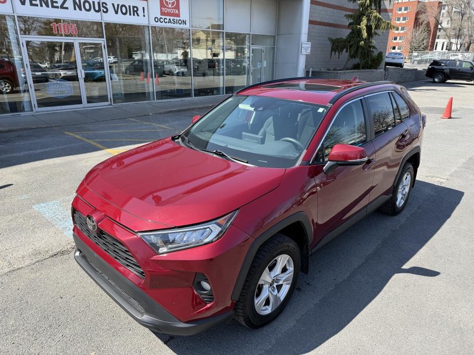 Toyota RAV4 XLE FWD 2021-8