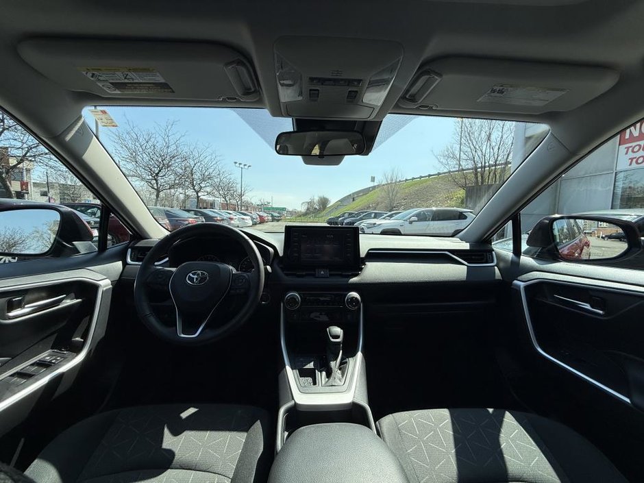Toyota RAV4 XLE FWD 2021-36