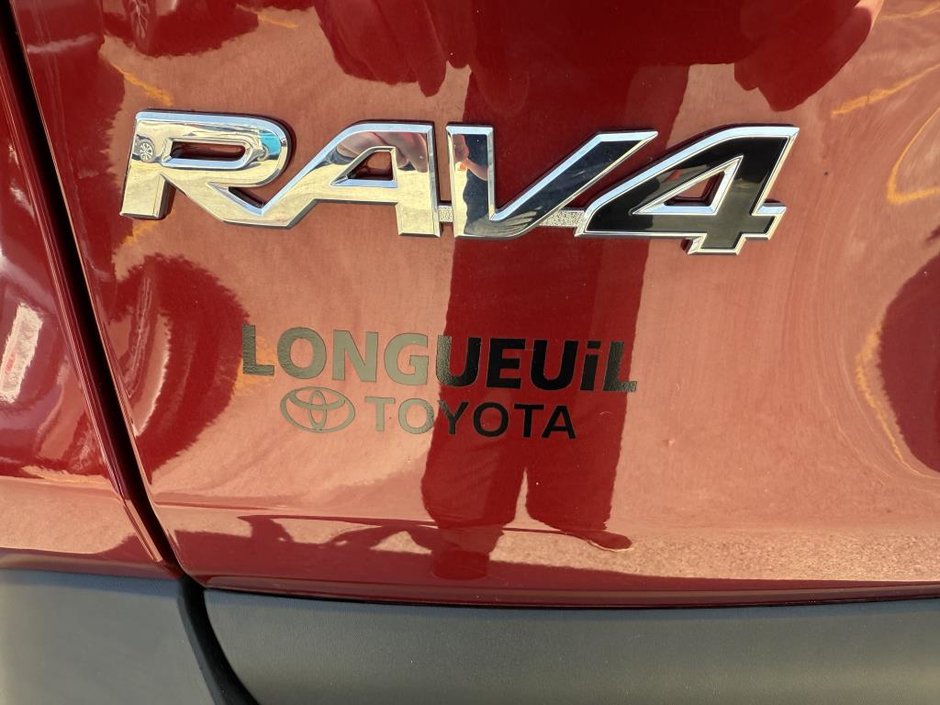Toyota RAV4 XLE FWD 2021-41