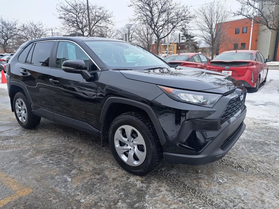 Toyota RAV4 LE FWD 2022-1