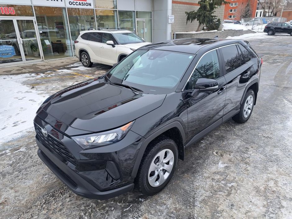 2022 Toyota RAV4 LE FWD-39