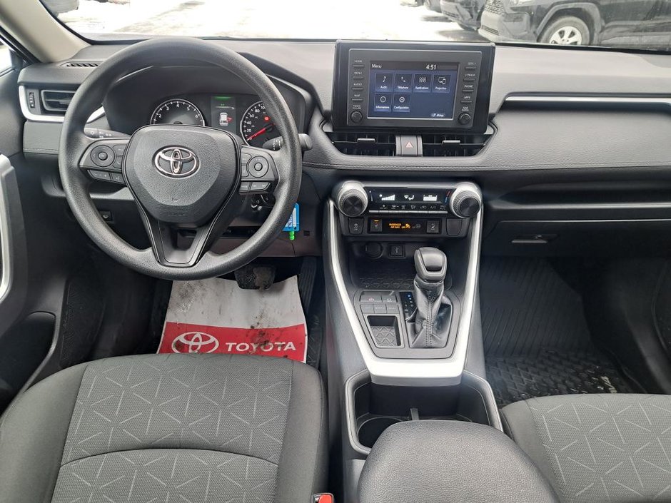 Toyota RAV4 LE FWD 2022-28