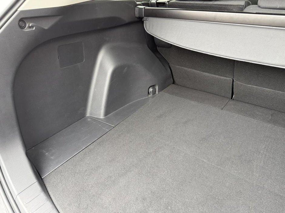 Toyota RAV4 XLE AWD 2022-35
