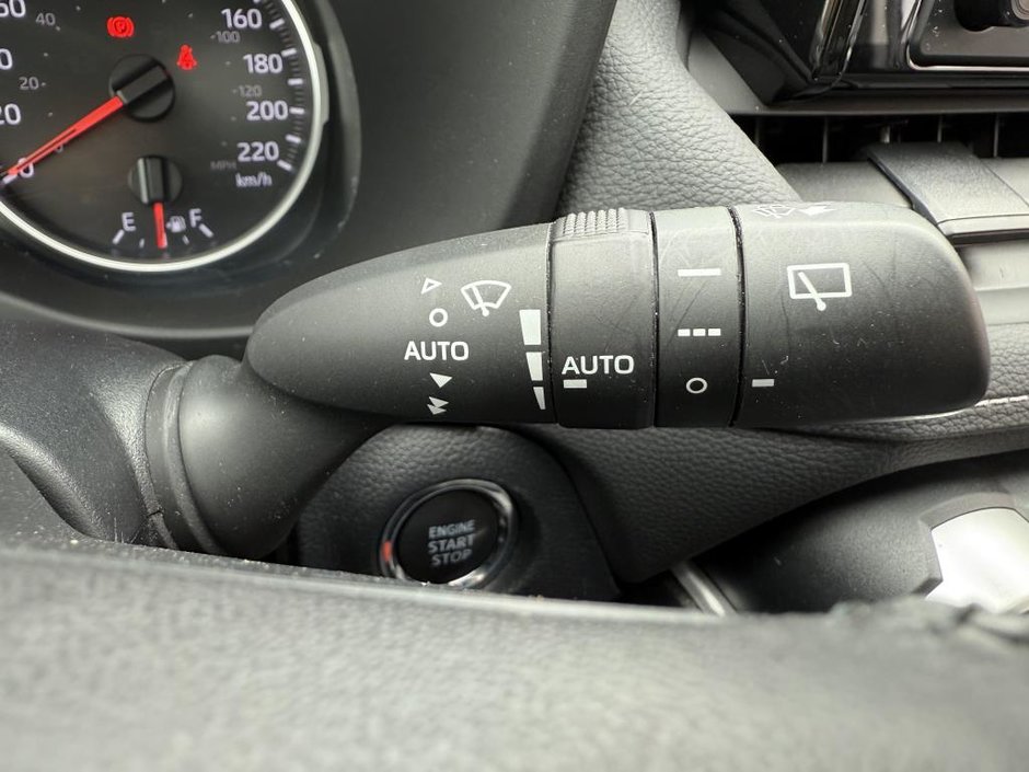 Toyota RAV4 XLE AWD 2022-16