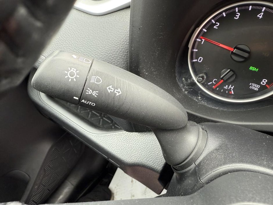 Toyota RAV4 XLE AWD 2022-14