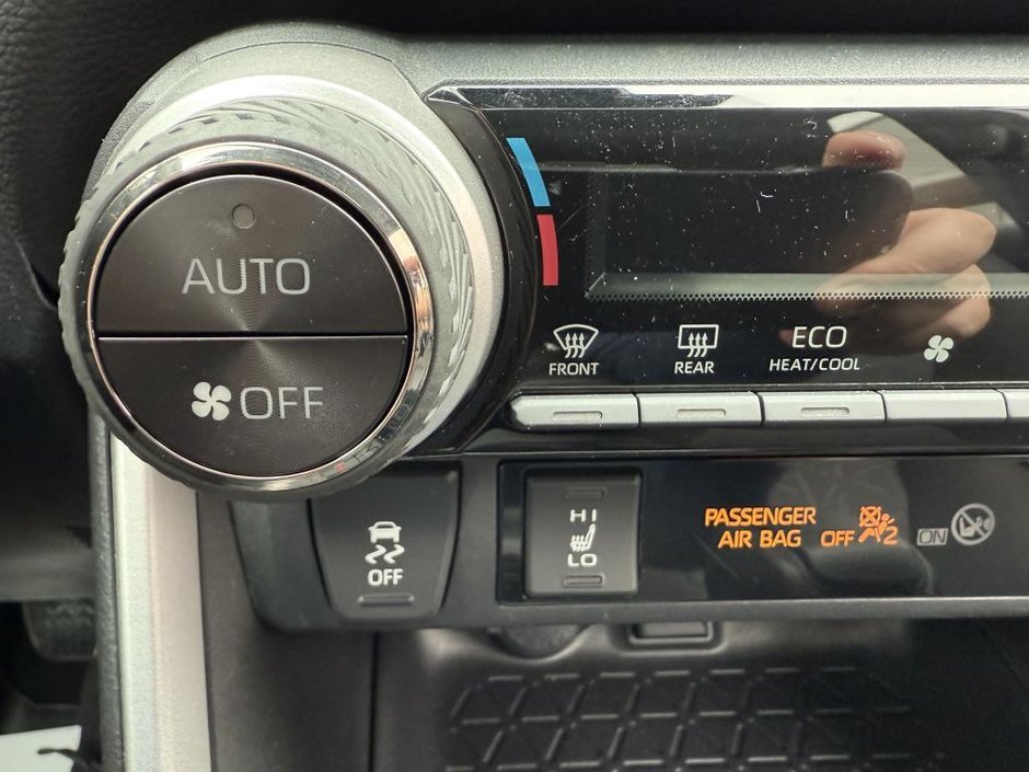 Toyota RAV4 XLE AWD 2022-25