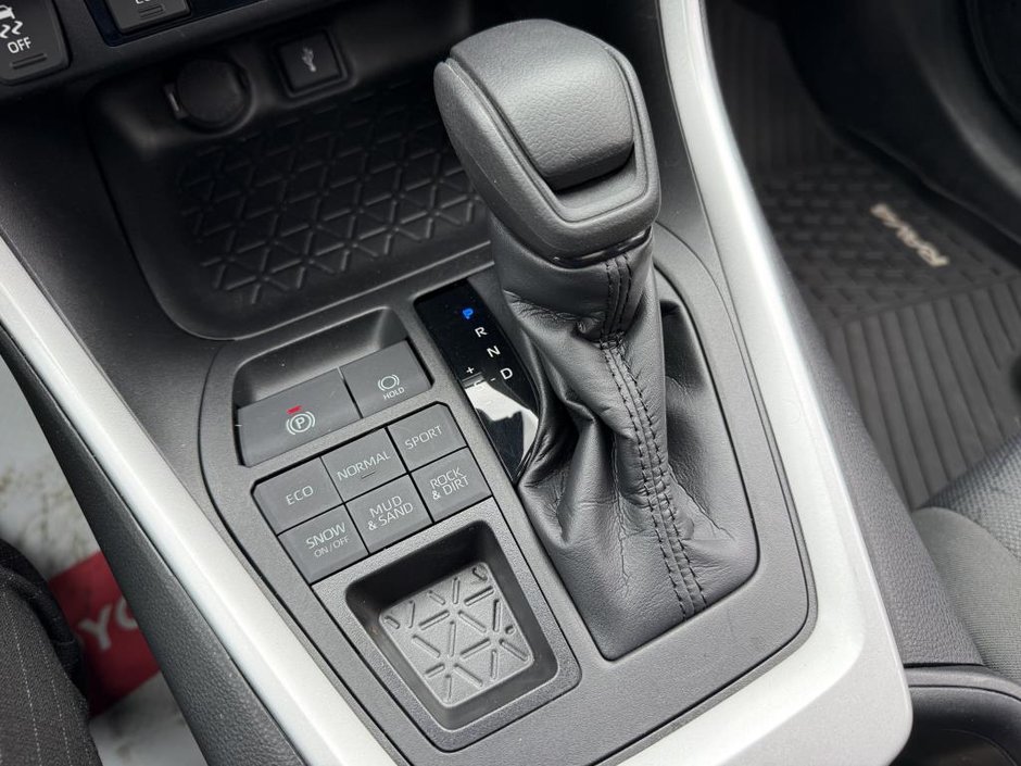 Toyota RAV4 XLE AWD 2022-27