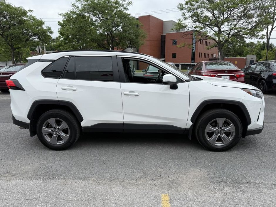 Toyota RAV4 XLE AWD 2022-4