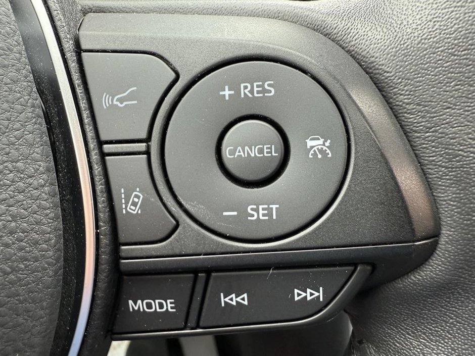 Toyota RAV4 XLE AWD 2022-15