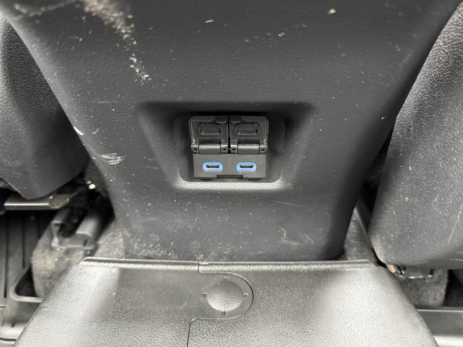 Toyota RAV4 XLE AWD 2022-32