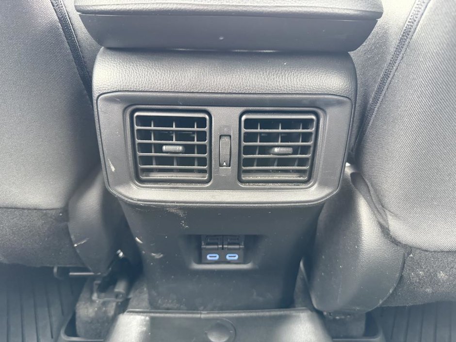 Toyota RAV4 XLE AWD 2022-31
