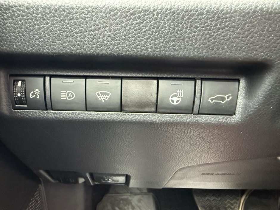 Toyota RAV4 XLE AWD 2022-18