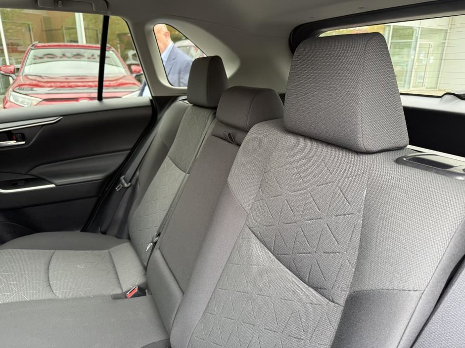 Toyota RAV4 XLE AWD 2022-29