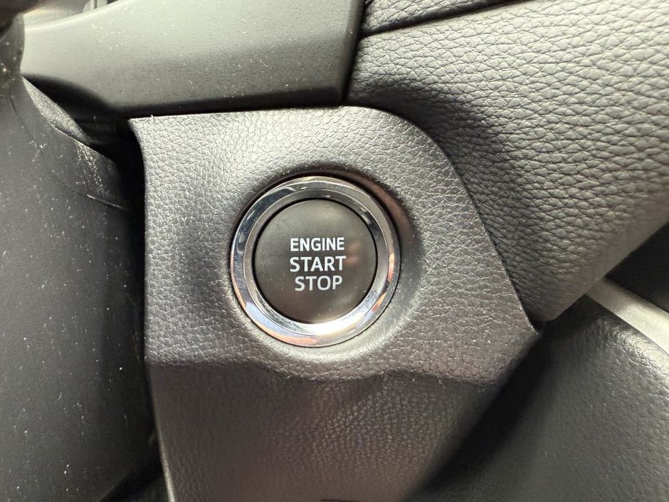 Toyota RAV4 XLE AWD 2022-19