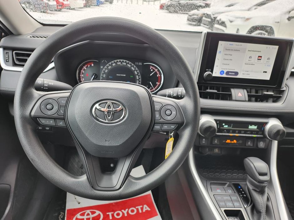 Toyota RAV4 LE AWD 2024-13