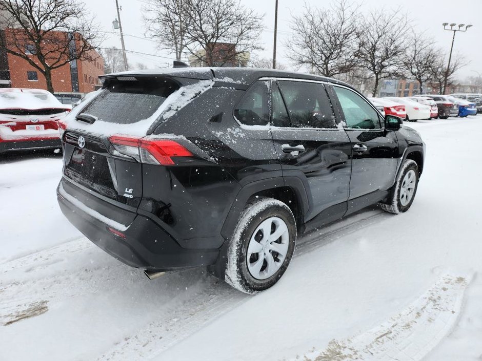 Toyota RAV4 LE AWD 2024-6