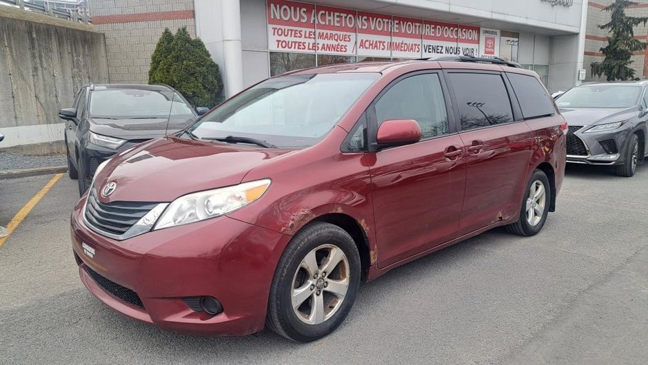 2011  Sienna in Longueuil, Quebec